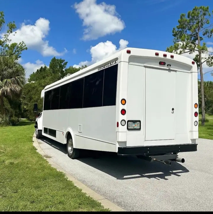 2009 GMC C5500 Party Bus