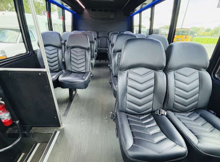 2017 Ford E-450 Shuttle Bus