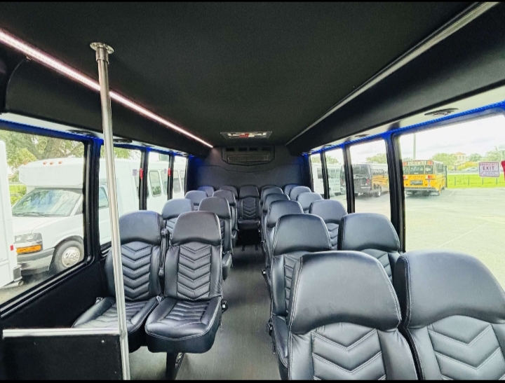 2017 Ford E-450 Shuttle Bus