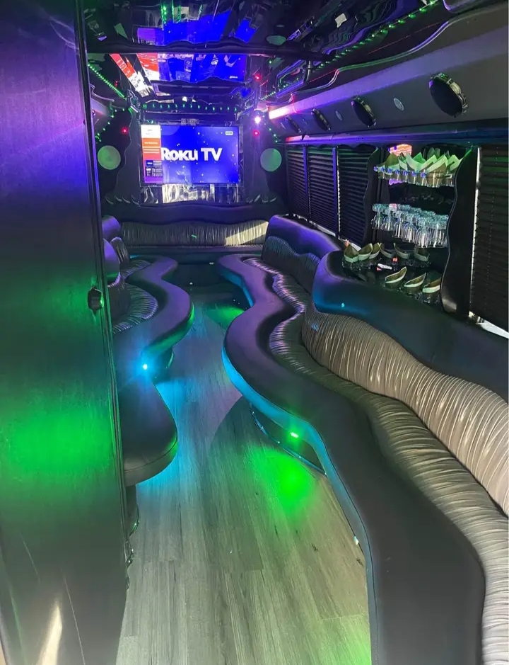 2007 Chevy C5500 Party Bus
