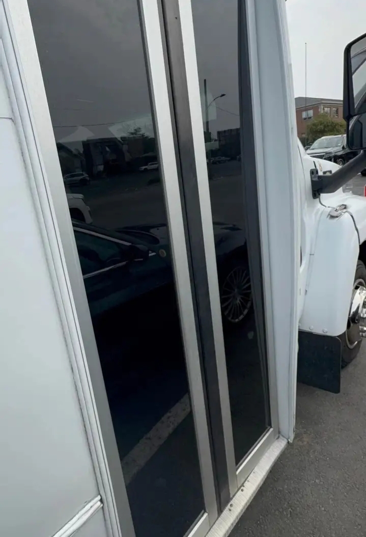 2007 Chevy C5500 Party Bus