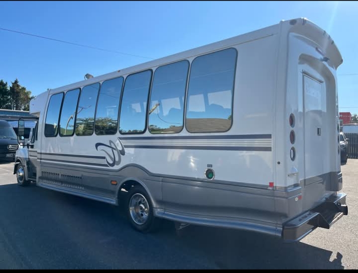 2014 International Shuttle Bus