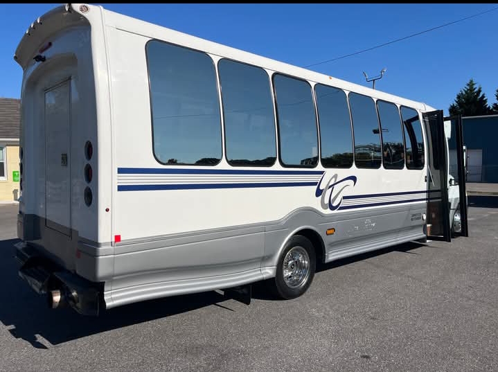 2014 International Shuttle Bus