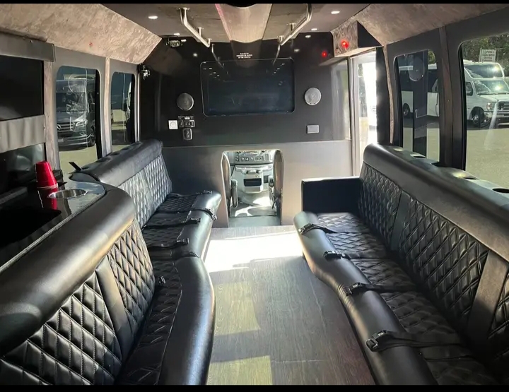 2014 Ford E-450 Limo Bus