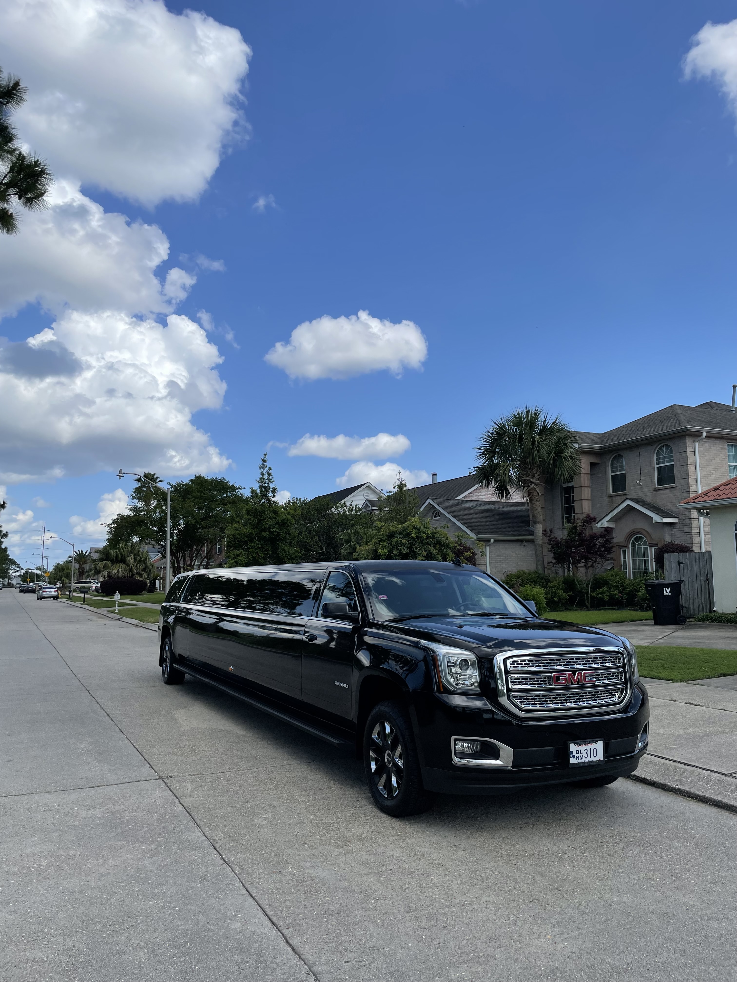 2018 CMC Yukon XL Limousine 80k