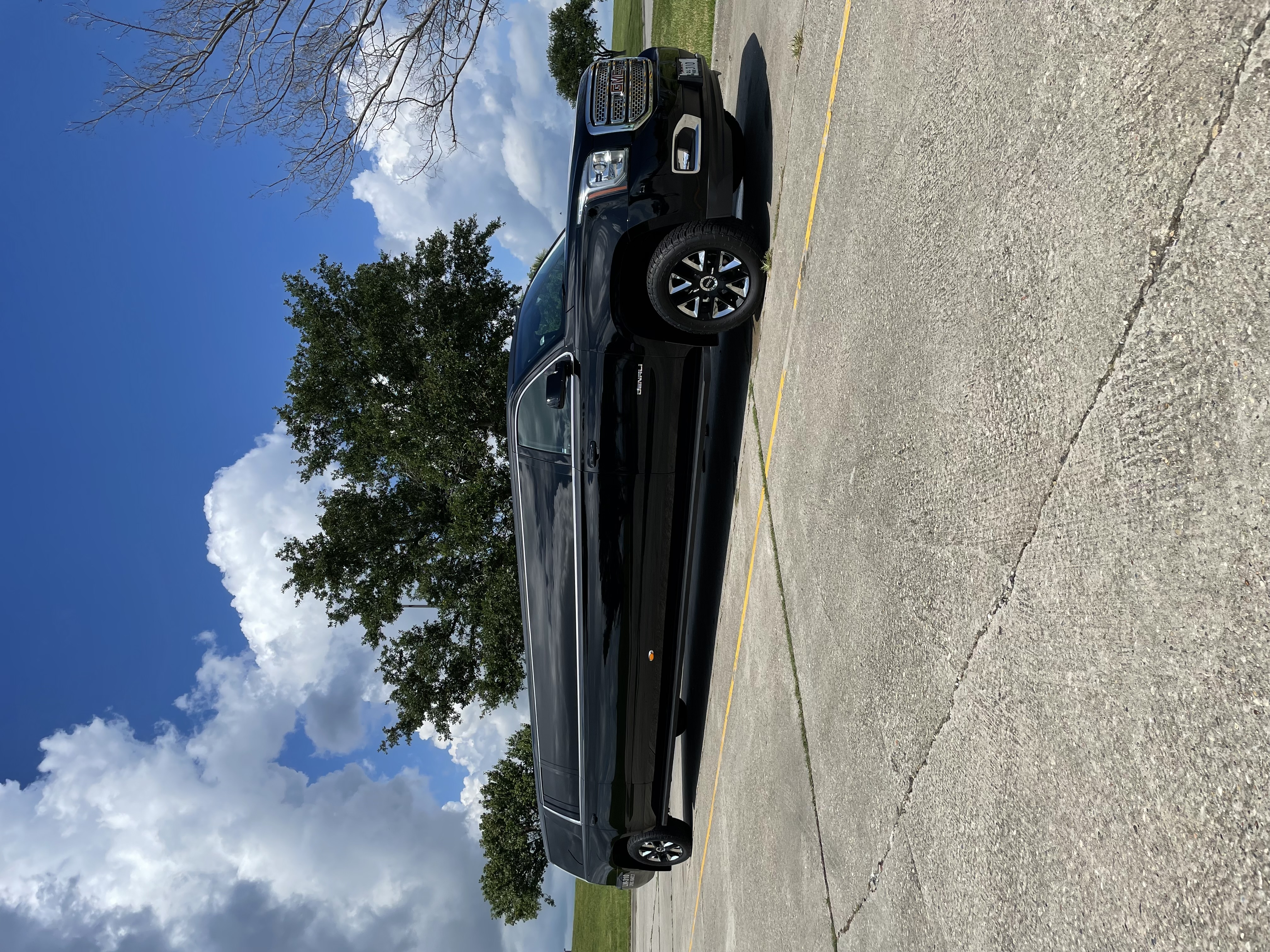 2018 CMC Yukon XL Limousine 80k