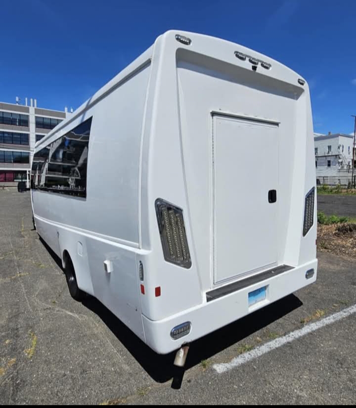 2019 Ford E-450 Limo Bus