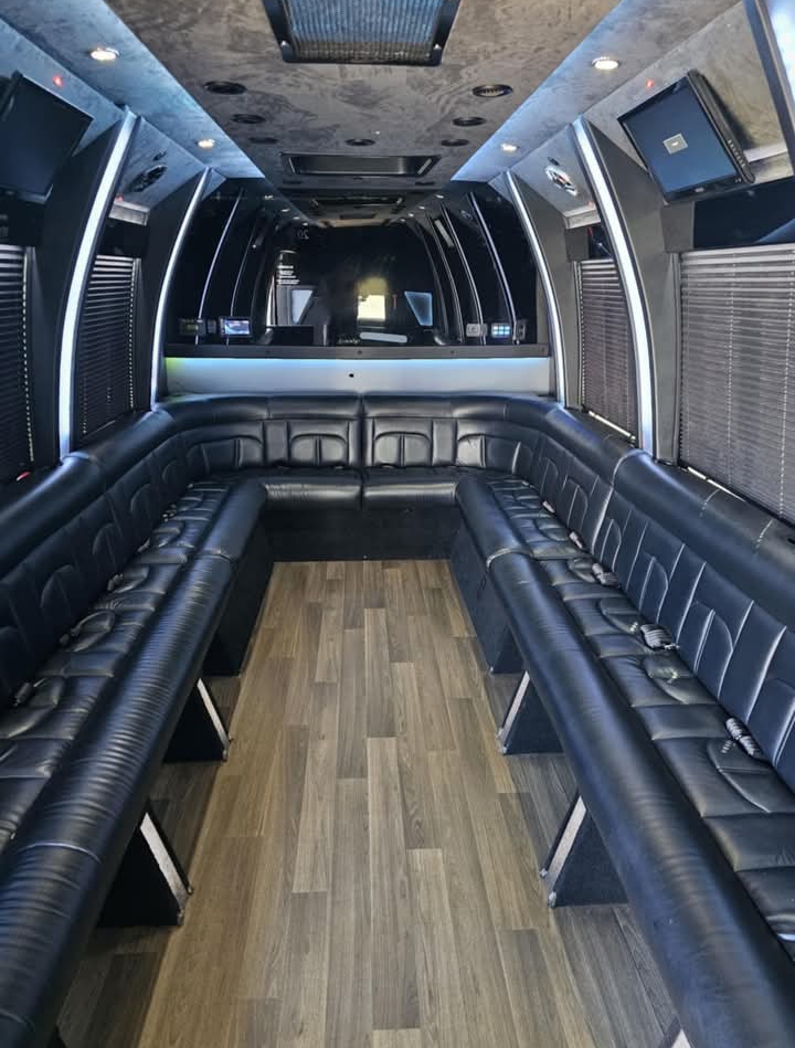2019 Ford E-450 Limo Bus