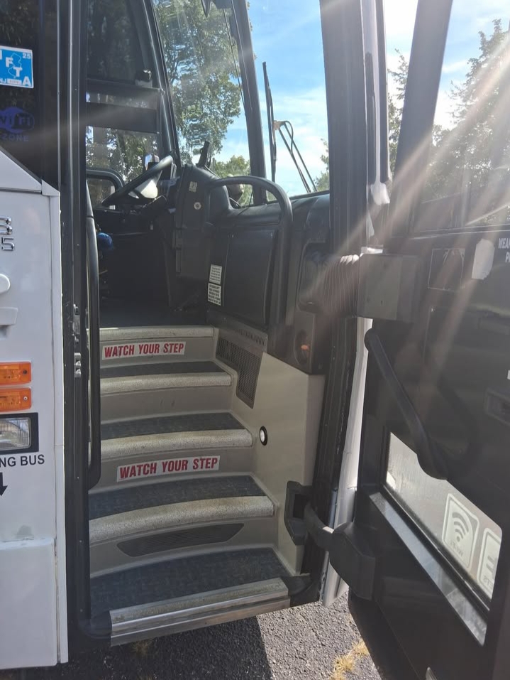 2006 Prevost H3-45 Motorcoach