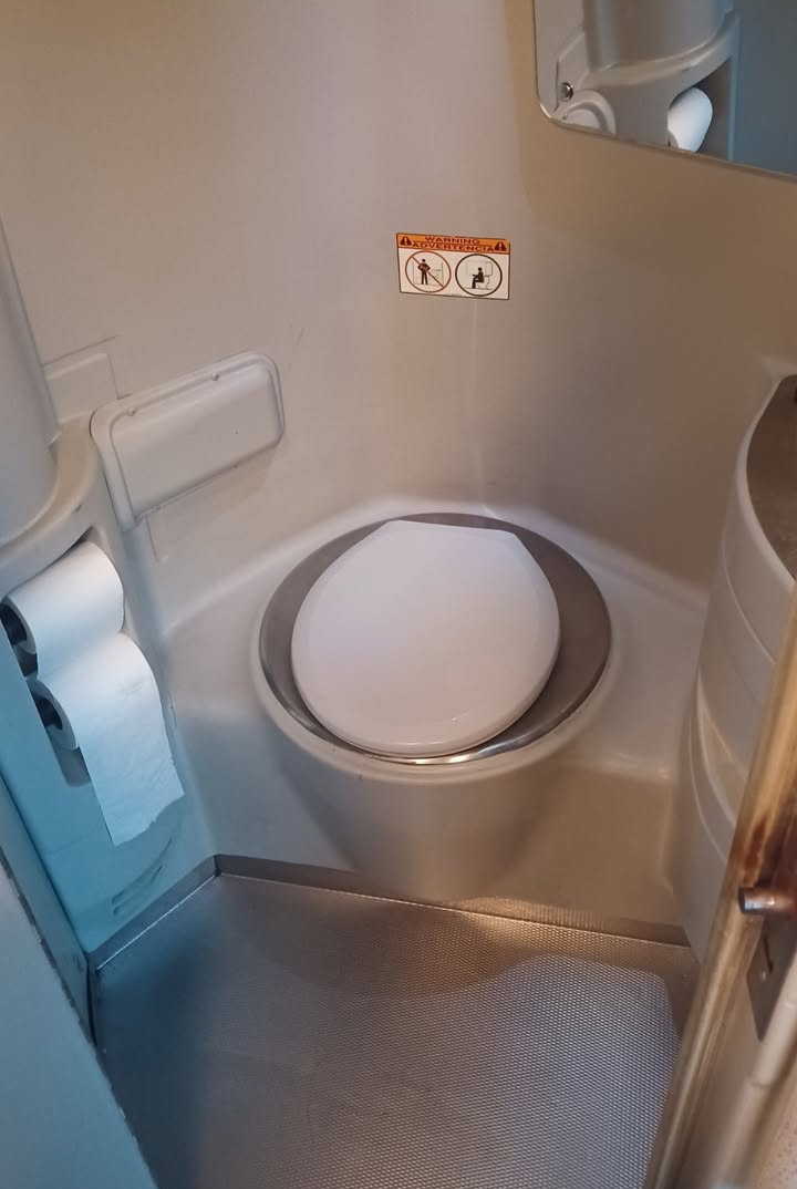 2010 MCI J4500 Motorcoach