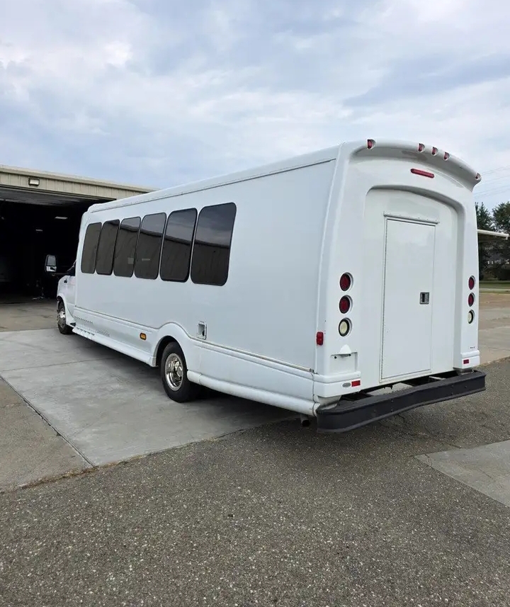 2012 Ford E-450 Limo Bus
