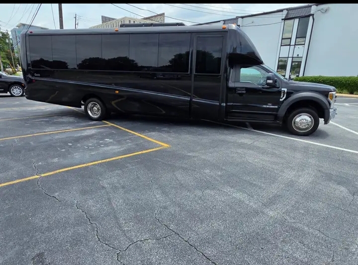 2019 Ford F-550 Shuttle Bus