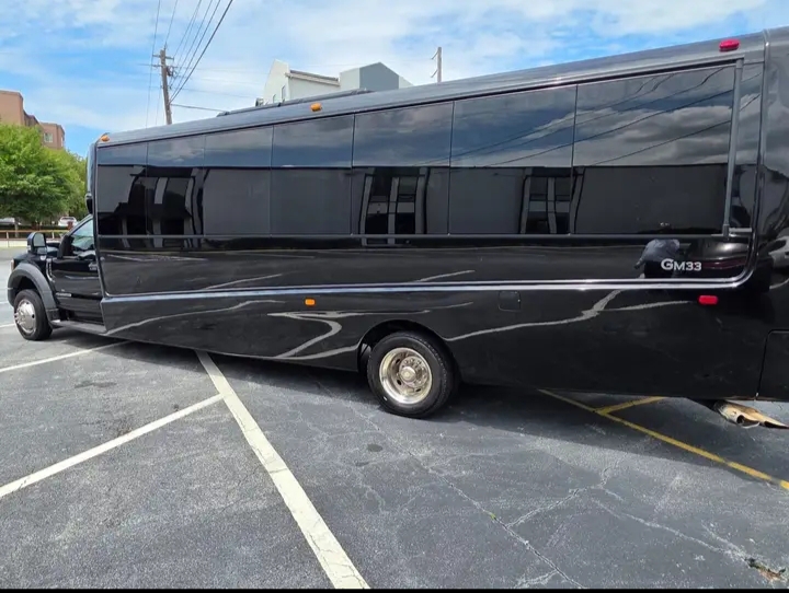 2019 Ford F-550 Shuttle Bus