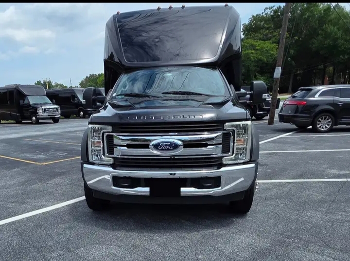 2019 Ford F-550 Shuttle Bus