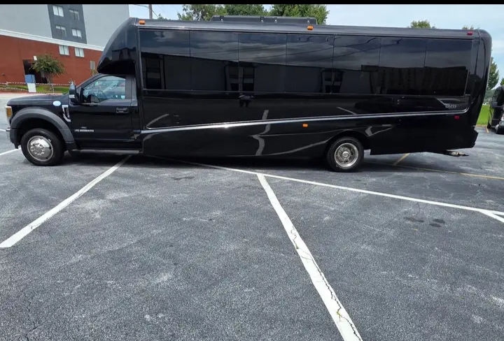 2019 Ford F-550 Shuttle Bus