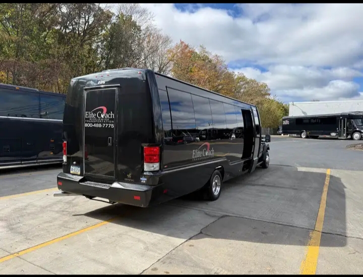 2015 Ford F-550 Shuttle Bus