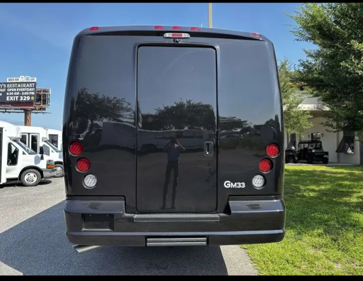 2024 Ford F-600 Shuttle Bus