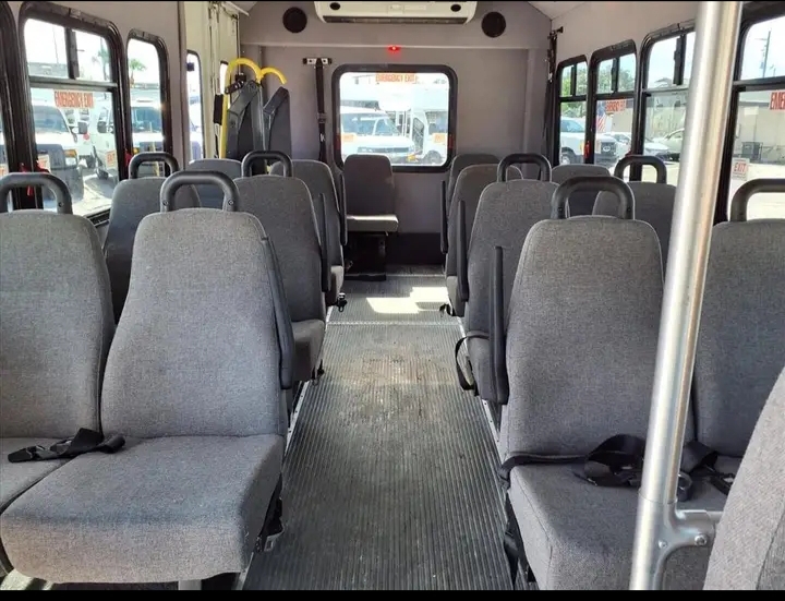 2014 Ford E-450 Shuttle Bus