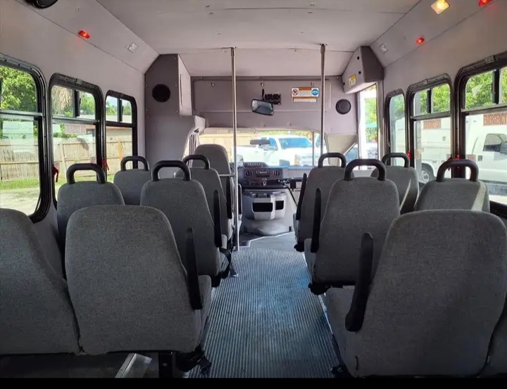 2014 Ford E-450 Shuttle Bus