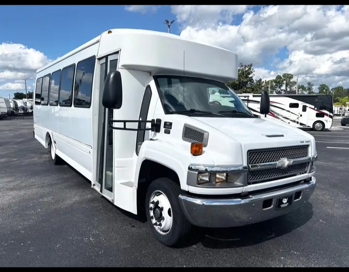 2007 StarCraft All-star Shuttle Bus