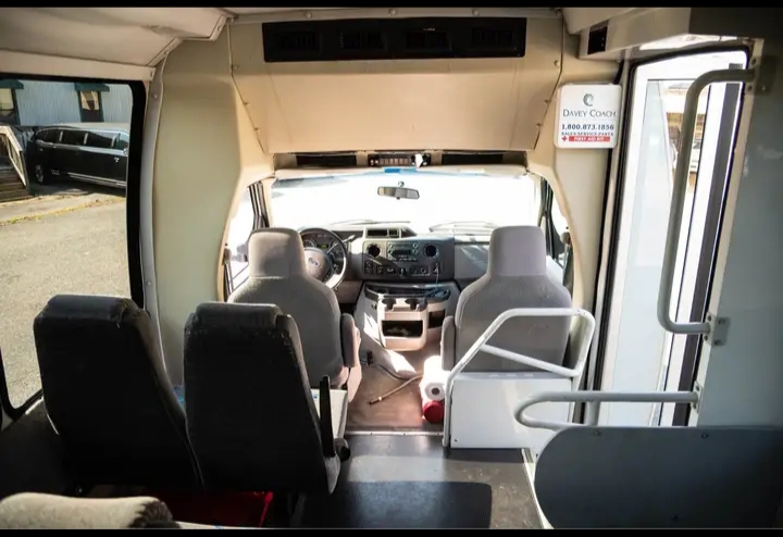 2014 Ford E-450 Shuttle Bus