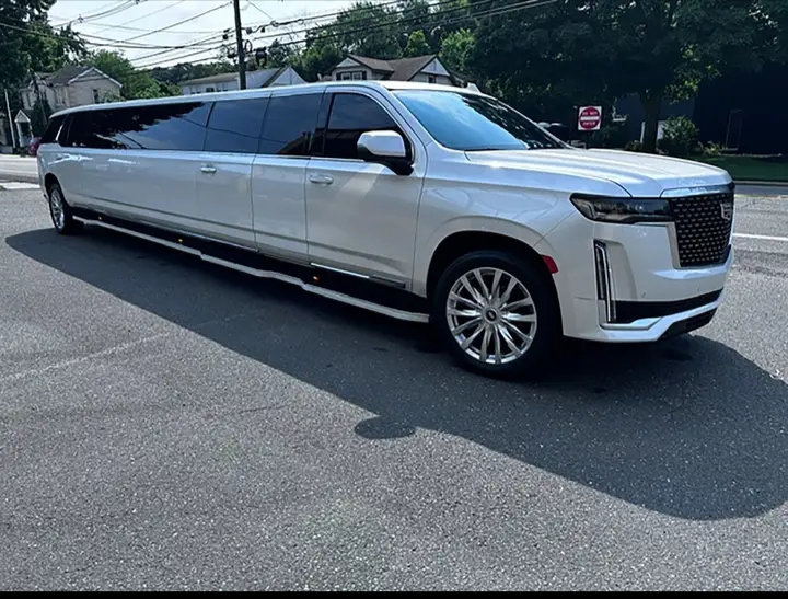 2022 Cadillac Escalade Limousine