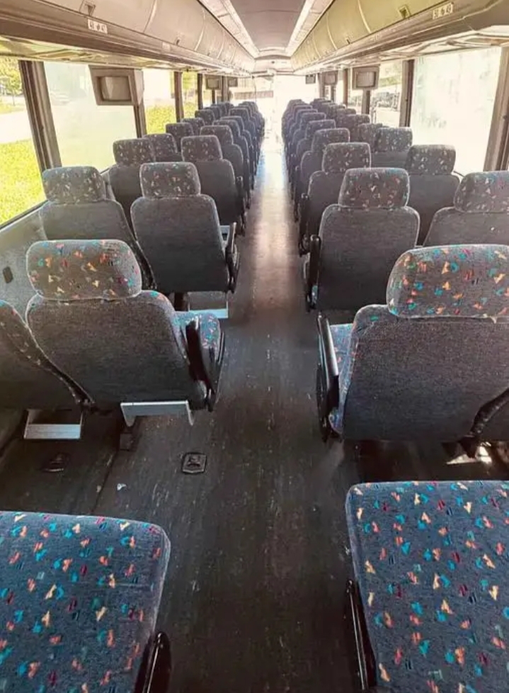 2005 MCI J4500 Motorcoach