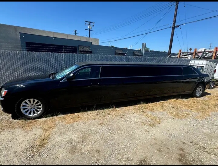 2013 Chrysler 300 Limousine
