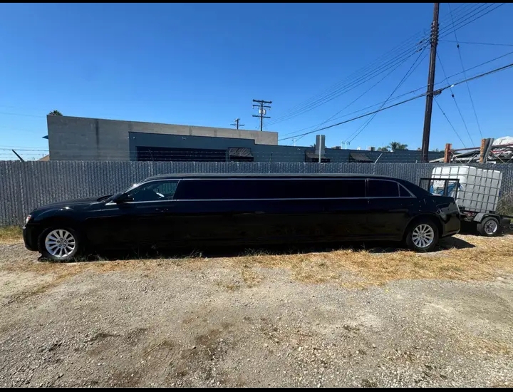 2013 Chrysler 300 Limousine