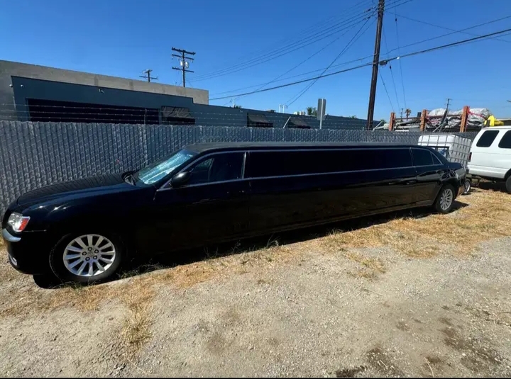 2013 Chrysler 300 Limousine