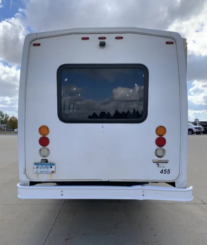 2015 Ford F-550 Shuttle Bus