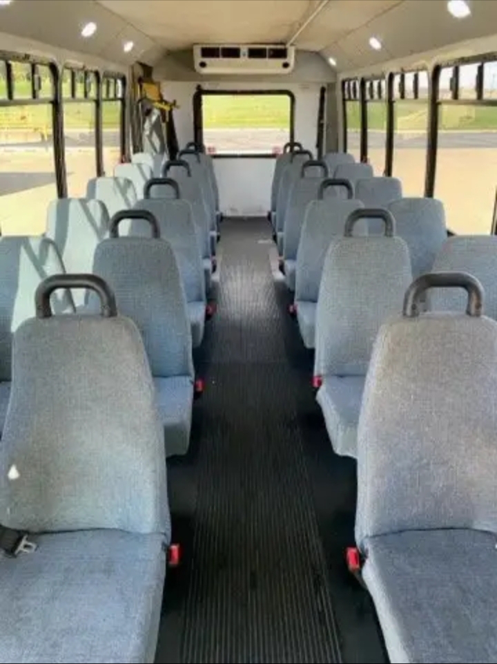 2015 Ford F-550 Shuttle Bus