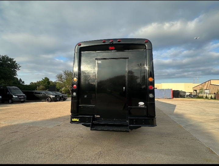 2018 Freightliner S2 Shuttle Bus