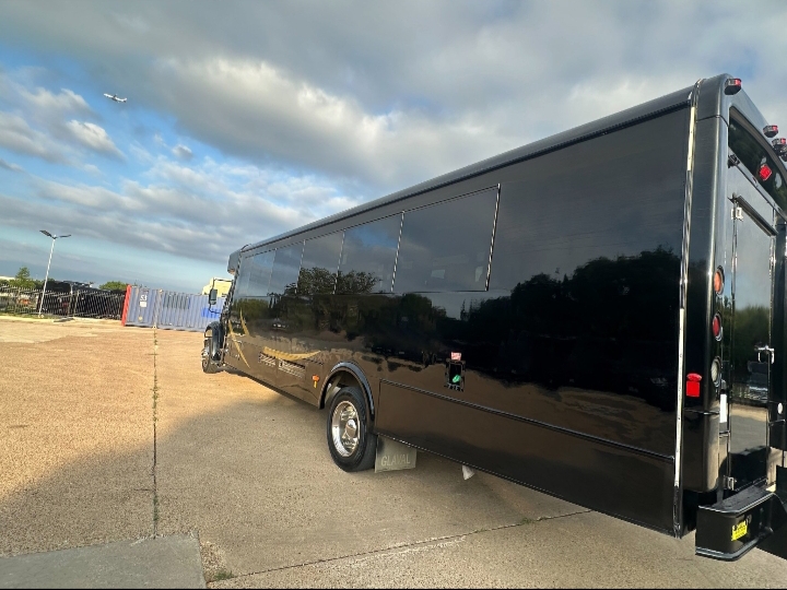 2018 Freightliner S2 Shuttle Bus