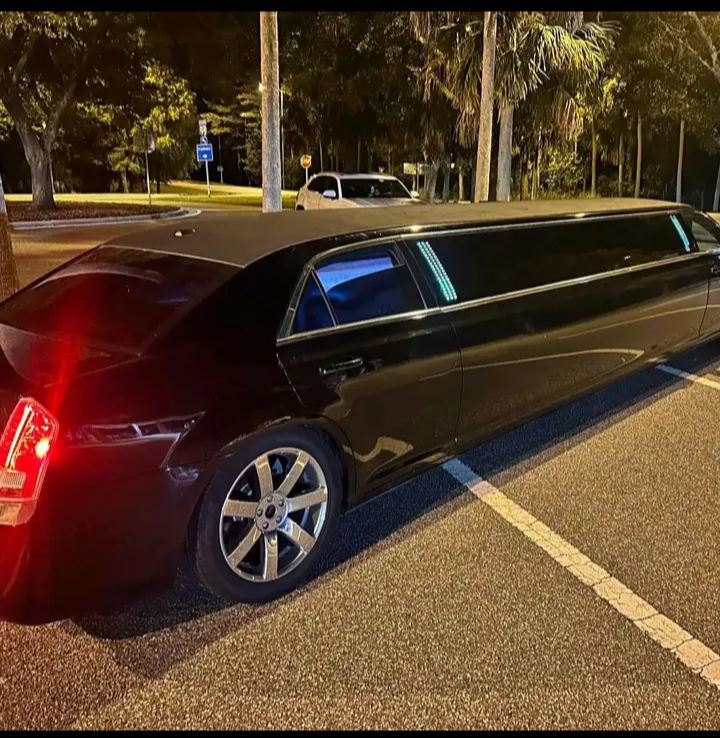 2013 Chrysler 300 Limousine