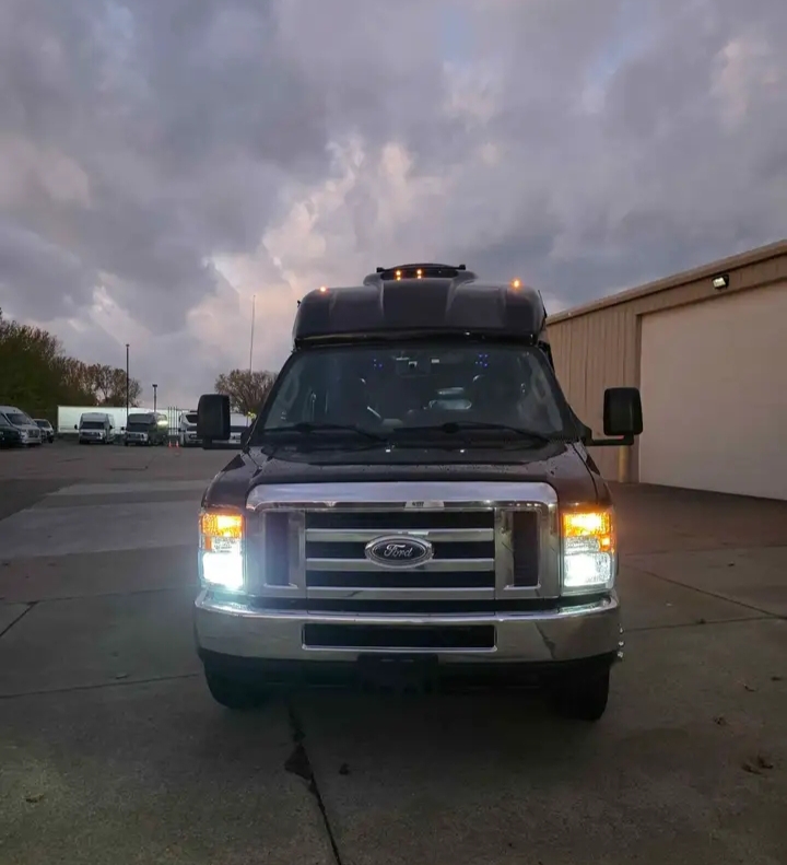 2015 Ford Econoline E-350 Shuttle Bus