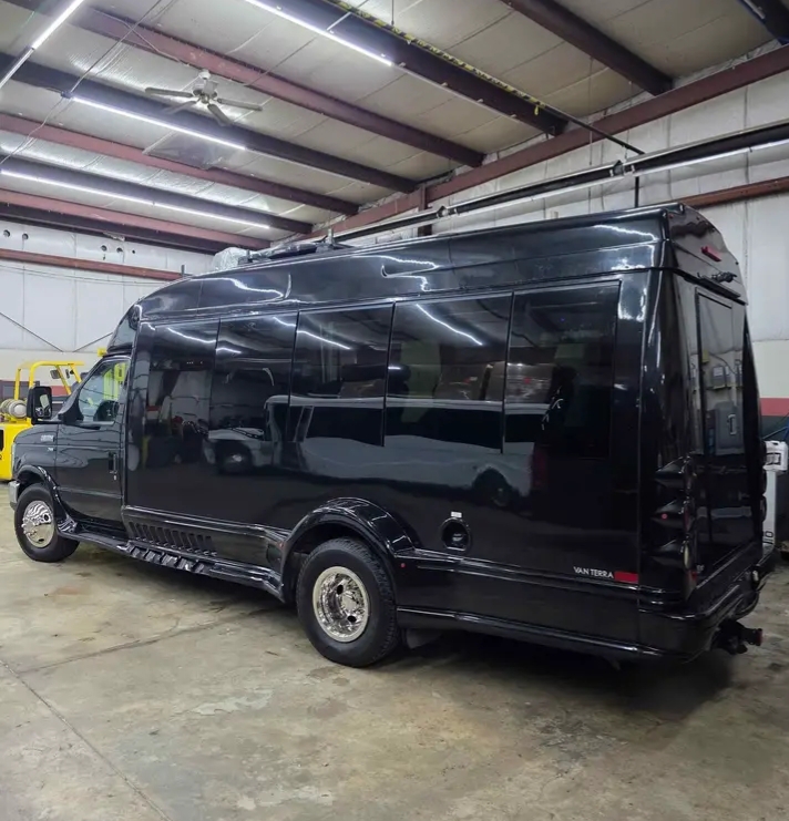 2015 Ford Econoline E-350 Shuttle Bus