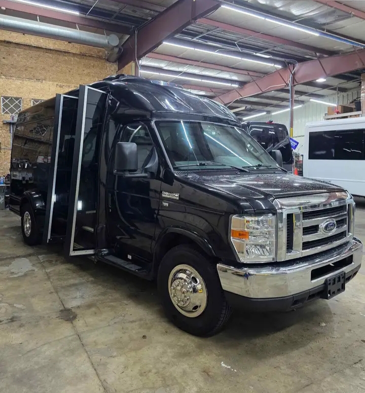 2015 Ford Econoline E-350 Shuttle Bus