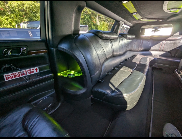 2013 Lincoln MKT Limousine