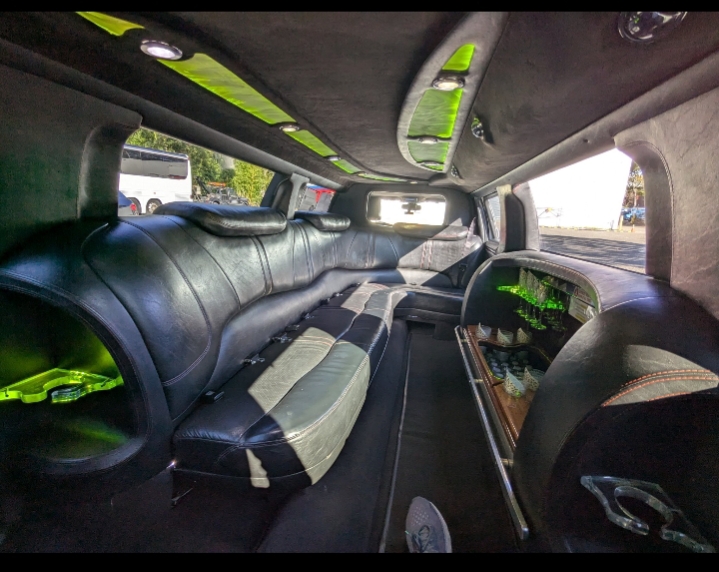 2013 Lincoln MKT Limousine