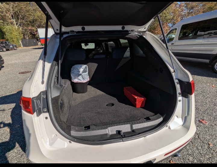 2013 Lincoln MKT Limousine