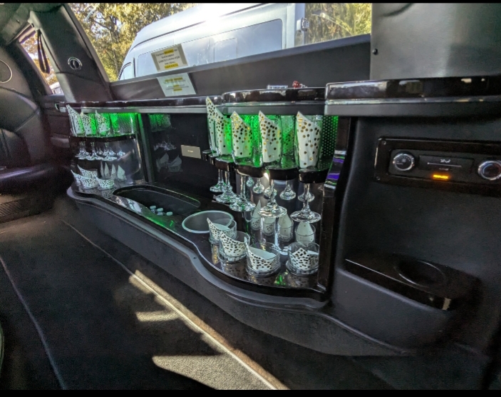 2014 Lincoln MKT Limousine