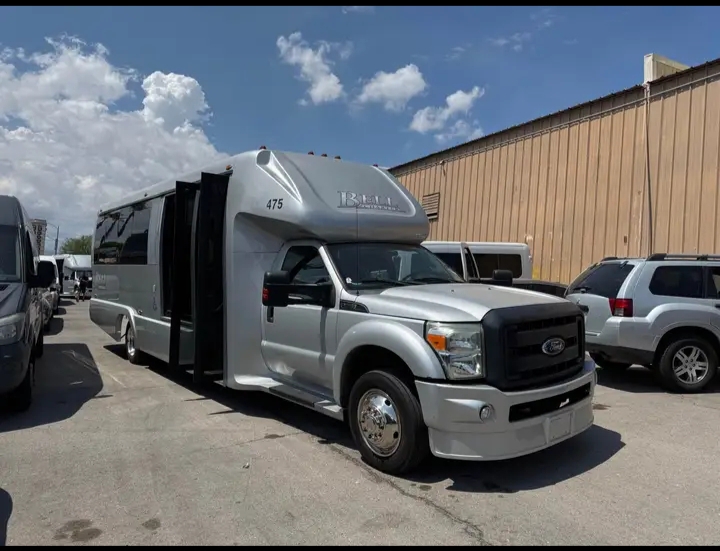 2015 Ford F-550 Shuttle Bus
