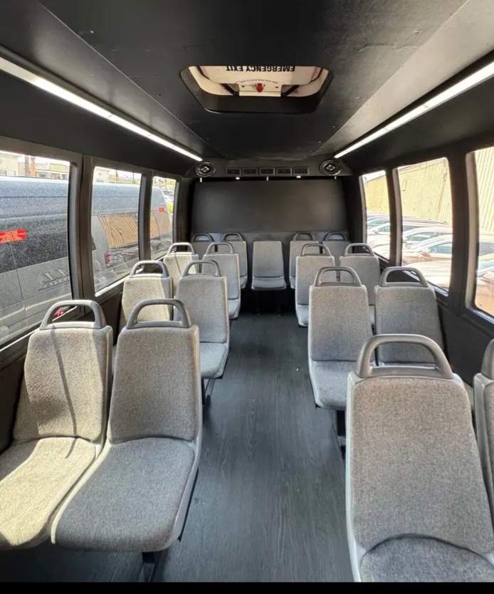 2015 Ford F-550 Shuttle Bus