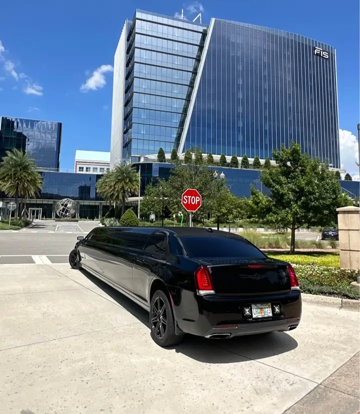 2018 Chrysler 300 Limousine