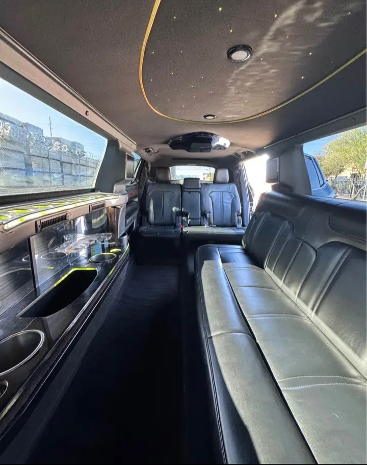 2014 Lincoln MKT Limousine