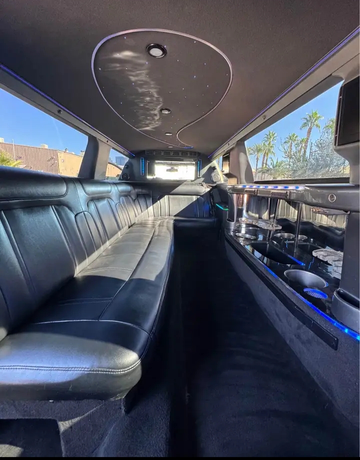 2014 Lincoln MKT Limousine