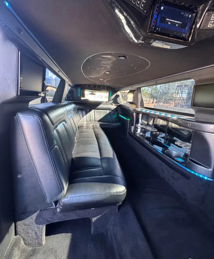 2014 Lincoln MKT Limousine