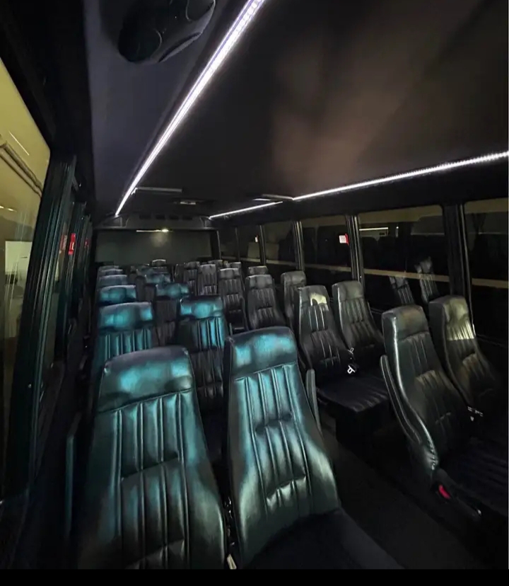 2015 Ford F-550 Shuttle Bus