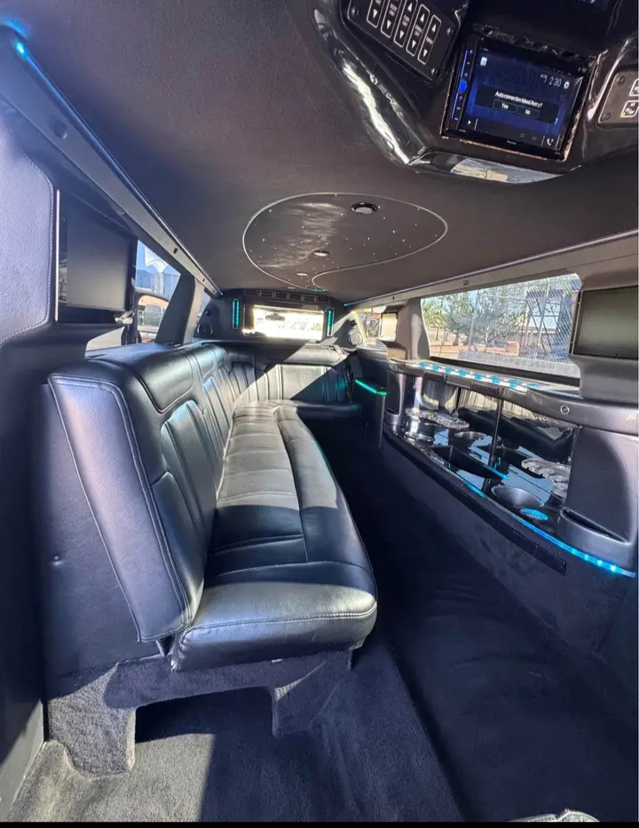 2014 Lincoln MKT Limousine